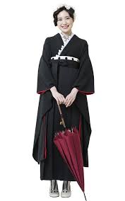 黒無地着物 黒袴 スタイリッシュな卒業式袴がかっこいいです それいゆのおしゃれ着物レンタル ファッションアイデア 袴 卒業式 袴