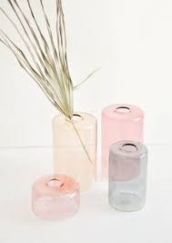 Choose from simple white compotes thal make your colorful florals pop or add a touch of elegance to your wedding day with gold and silver you have just added. 8 Best Small Glass Vases Ideas Vase Small Glass Vases Glass