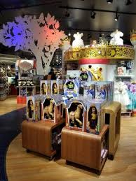 Buy disney, marvel and star wars gifts, toys, clothing and movies. Disney Store Temp Closed Toy Stores 220 Yonge Street Toronto On Phone Number Yelp