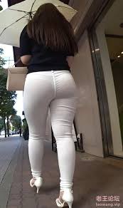 街拍》扭动的紧身裤肥臀[13V-5.2GB] | 精选Porn