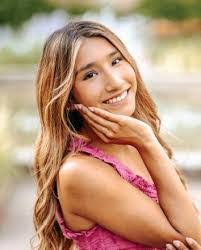 Caryn Schmidt's Instagram, Twitter & Facebook