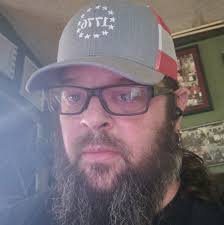 Karen Sue Oakes and brother Keith Oakes both lost there lives to Cancer.  Daughter and son of Judy McCracken and William Oakes which also attended  Commodore Perry School