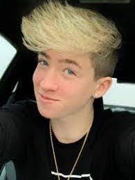 Maritza Larsen's Instagram, Twitter & Facebook