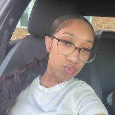 Michaela Washington (@ohitskaylaa_)