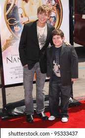 Max Thieriot Left Josh Flitter World Stock Photo 95333437