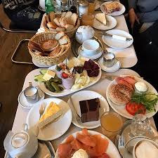 Abholung mo 10 14 uhr. Leckere Kuchen In Berlin Mitte Barcomi S Deli Berlin Reisebewertungen Tripadvisor