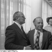 The company and the brand schaub lorenz have played a predominant role, in consumer electronics, for over 60 years. Peter Lorenz Born August 8 1941 German Chemical Company Executive World Biographical Encyclopedia