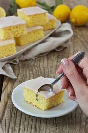 Das rezept für einen saftigen zitronenblechkuchen. Saftiger Zitronenkuchen Vom Blech Rezept Sweets Lifestyle