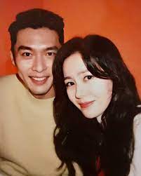 I experienced this from time to time while working with son ye jin on 'the negotiator'. Hyun Bin Son Ye Jin Aktor Aktris Selebritas