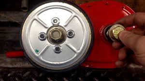 (all) wheel drive cable 7101401 (sp2265 & nsp2265 only) wheel drive cable 7101396 (spv22675hw & nspv22675hw only) cutter blade 7100851 (all) drive belt 7101193 (sp2265 & nsp2265. Snapper Drive Wheel Off 67