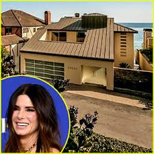 © copyright 2021 variety media, llc, a subsidiary of penske business media, llc. Sandra Bullock Owns This Amazing 8 5 Million Beachfront House It Was Recently Discovered Look Inside Now Real Estate Sandra Bullock Just Jared