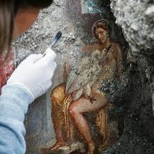 Pompei Ancora Un Immagine Femminile Che Riaffiora Dai Nuovi Scavi Della Regio V Questa Volta Si Tratta Del Mito Di Leda E Il Pompei Scavi Di Pompei Immagini