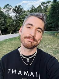 USC transfer Avery Howell is headed to Washington, where she'll reunite  with former Meta Hoops AAU teammate Brynn McGaughy. 🐺