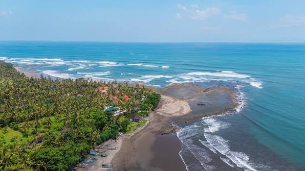 Pulukan Beach
