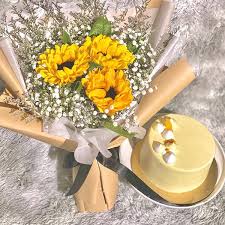 We offer same day flower delivery when you order by 12:00 pm local time monday through friday and 10:00 am on saturday. 13 Cake Delivery Services In Singapore With Bonus Points For Packaging