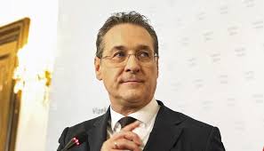 Mr strache and his party colleague johann gudenus are due to give evidence in the committee of inquiry. Ibiza Skandal Strache Kundigt Anzeige Gegen Drei Personen An Politik Und Institutionen Tgr Tagesschau