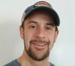 Tom Kelch's Instagram, Twitter & Facebook