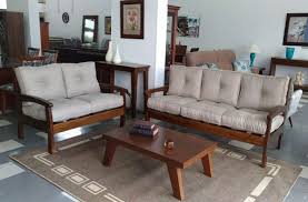 Sofá 3 e 2 lugares Madeira Maciça - www.bocaricamoveis.com.br