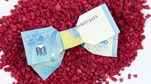 Geld Falten Hochzeit Gÿ Schleife Aus Geldschein Falten Youtube Geld Falten Hochzeit Geld Falten Geldgeschenke Selber Basteln