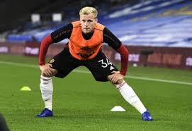 Victor nilsson lindelöf är ett hett byte. Victors Kontrakt Ar Vart En Halv Miljard Idrottens Affarer