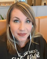 Deana Galloway's Instagram, Twitter & Facebook