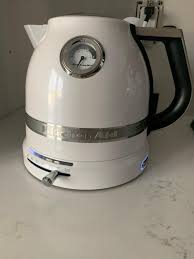 Kitchenaid was created in 1919 by the hobart corporation, the developer and manufacturer of the first electric mixers. Kitchenaid Pro Line Series Kek1522sr Kettle 1 6 Qt 1440 W Sugar Pearl Silver Walmart Com Walmart Com
