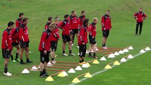 862,986 likes · 14,541 talking about this. Eintracht Frankfurt Training 31 03 2010 Youtube