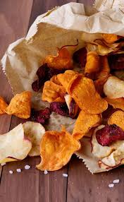 Cuisine Le Saviez Vous La Patete Douce Est Bien Plus Saine Que La Pomme De Terre Et E Chips De Patate Douce Frite De Patate Douce Recette Apero Healthy
