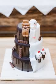 Kreative Und Lustige Hochzeitstorte Hochzeitstorte Torte Hochzeitsempfang Fondant Hochzeitstorte Lustig Hochzeitstorte Schokolade Gunstige Hochzeitstorte