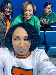 Louisiana alumni support basketball team in Baton Rouge