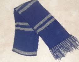 Dies war laut beschreibung von garrick ollivander eine ungewöhnliche verbindung von zauberstabkern und holz. Harry Potter Ravenclaw Schule Farben Stricken Schal Schal Stricken Ravenclaw Stricken