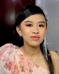 Hair and Makeup by Helen (@byhelenisaac) • Facebook