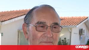 Padre deixa acidente para celebrar missa