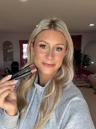 I filled in my lips with the plum pencil and then topped it with dulce  gelato! This combo was 🔥 Don't sleep