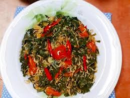 Tidak heran, salah satu menu sayuran di rumah makan padang biasanya juga ada daun singkong rebus. Resep Tumis Daun Singkong Teri Yang Lezat Indozone Id