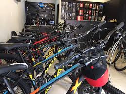 Aros Bike Shop Interiores De Lojas Loja De Bicicletas Loja Decoracao