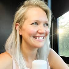 How to live your dream by starting small and starting NOW! with Tricia  Leach (@keepyourdaydream) by Women Making Money