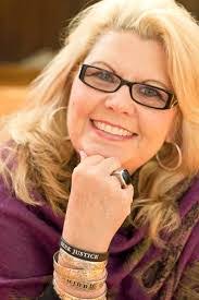 Carole Warshaw's Instagram, Twitter & Facebook