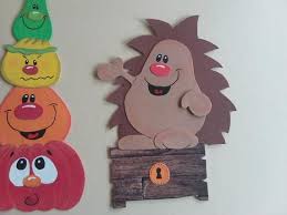 Fensterbilder aus tonkarton, mit vorlagen in originalgrösse. Window Picture Clay Carton Hedgehog And Korbisse Eulen Basteln Eulen Basteln Vorlage Igel Vorlage