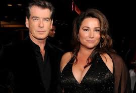 La cuestión era que, si se iba a mostrar a. Pierce Brosnan Si Keely Shaye Smith Iubire Dincolo De Prejudecati