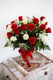 Love S Divine Bouquet By Teleflora Long Stemmed Roses Anniversary Flowers Valentine S Day Flo Rose Flower Arrangements White Rose Flower Valentines Roses