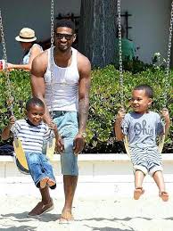 How old is usher from the band usher? Pin By Stacey Allan On All About Usher Usher Raymond Celebrity Families Usher