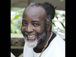 Di Captain' at the helm