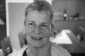 DORFZYTIG WARTH-WININGE mit offiziellen Mitteilungen der Gemeinde Ein-Blick  in einen Bauernhof Seite 14 Schwalbenschwänze für