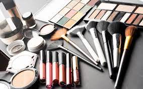 There is a whole world of difference between the cheap makeup you find next to the sandwich baggies at the grocery store and the good stuff, and one of those differences is the price tag. 10 Affordable High Quality Makeup Brands In Usa Shopy Blogs
