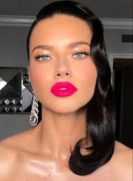 Adriana Lima bright pink makeup look