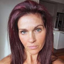 For best results with manic panic, you'll want to lift/bleach hair before coloring. How To Dye Red Hair Brown Without Damaging It Do You Need To Bleach