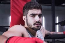 Repórter é pego de surpresa e fica sem graça com elogios ao vivo na  GloboNews