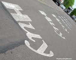 Inauguration de la stèle en hommage à claudy criquielion dans le mur. Top Rides Pez Vs The Mur De Huy Pezcycling News