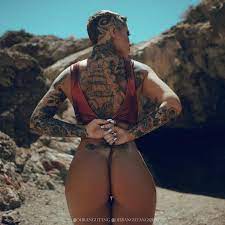 There's something tremendously alluring about tattooed men. Hot Tattoo Girls Startseite Facebook